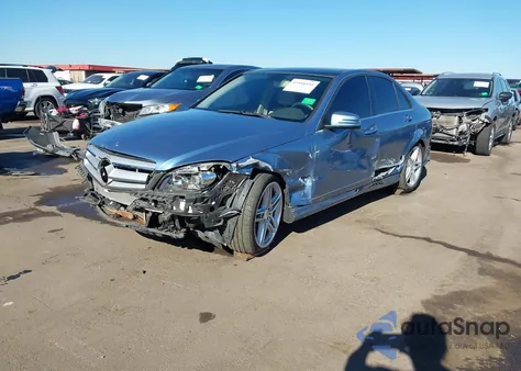 2011 Mercedes-Benz C 300 Sport z USA, uszkodzony, nr VIN WDDGF5EB8BA454469